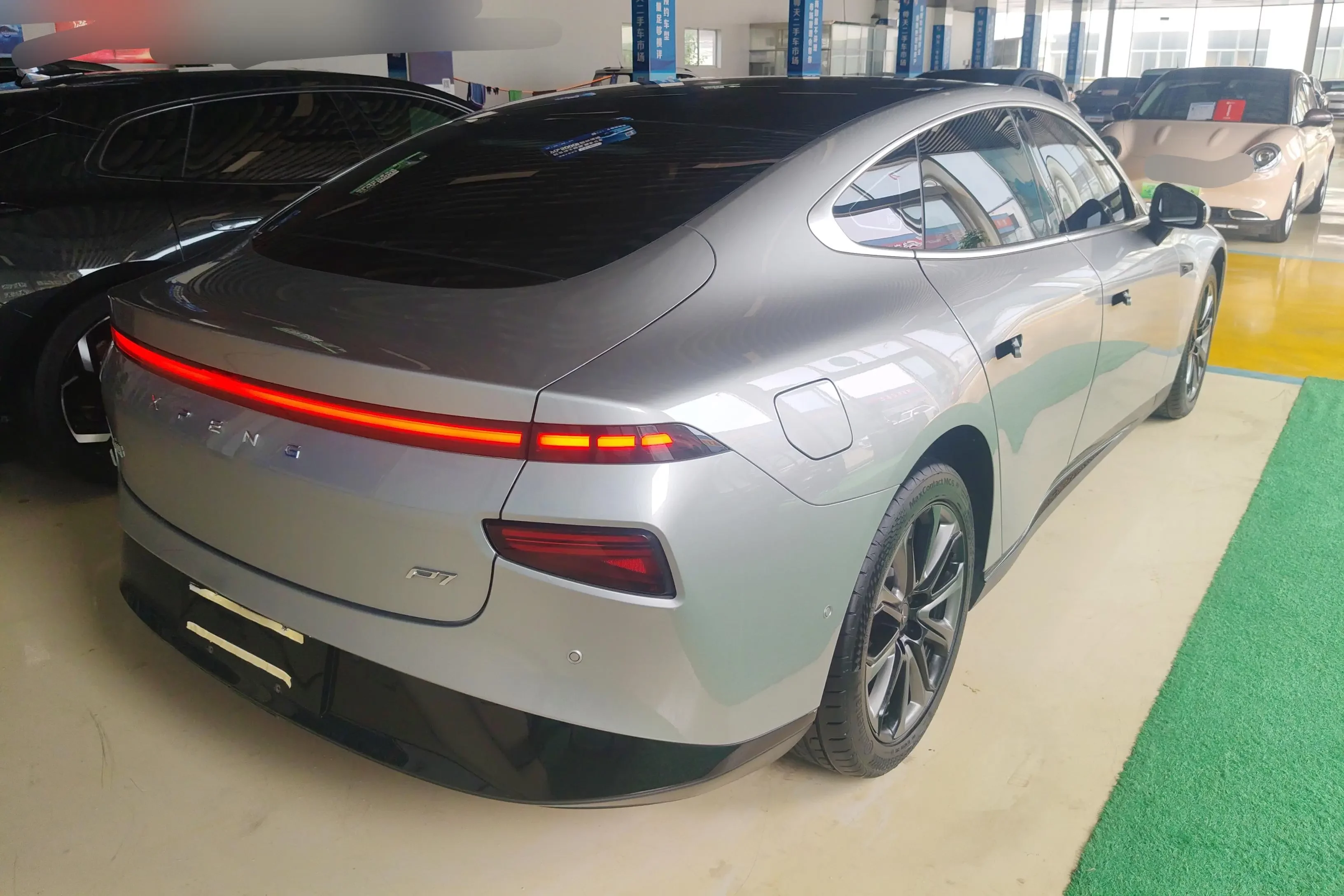 Xpeng P7
