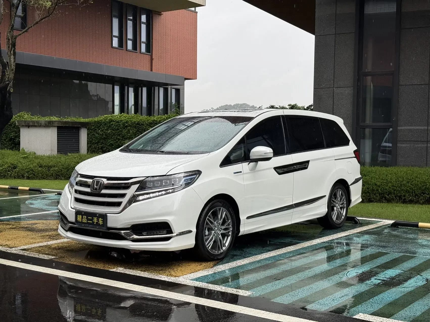 Honda Elysion (Alison)  из Китая