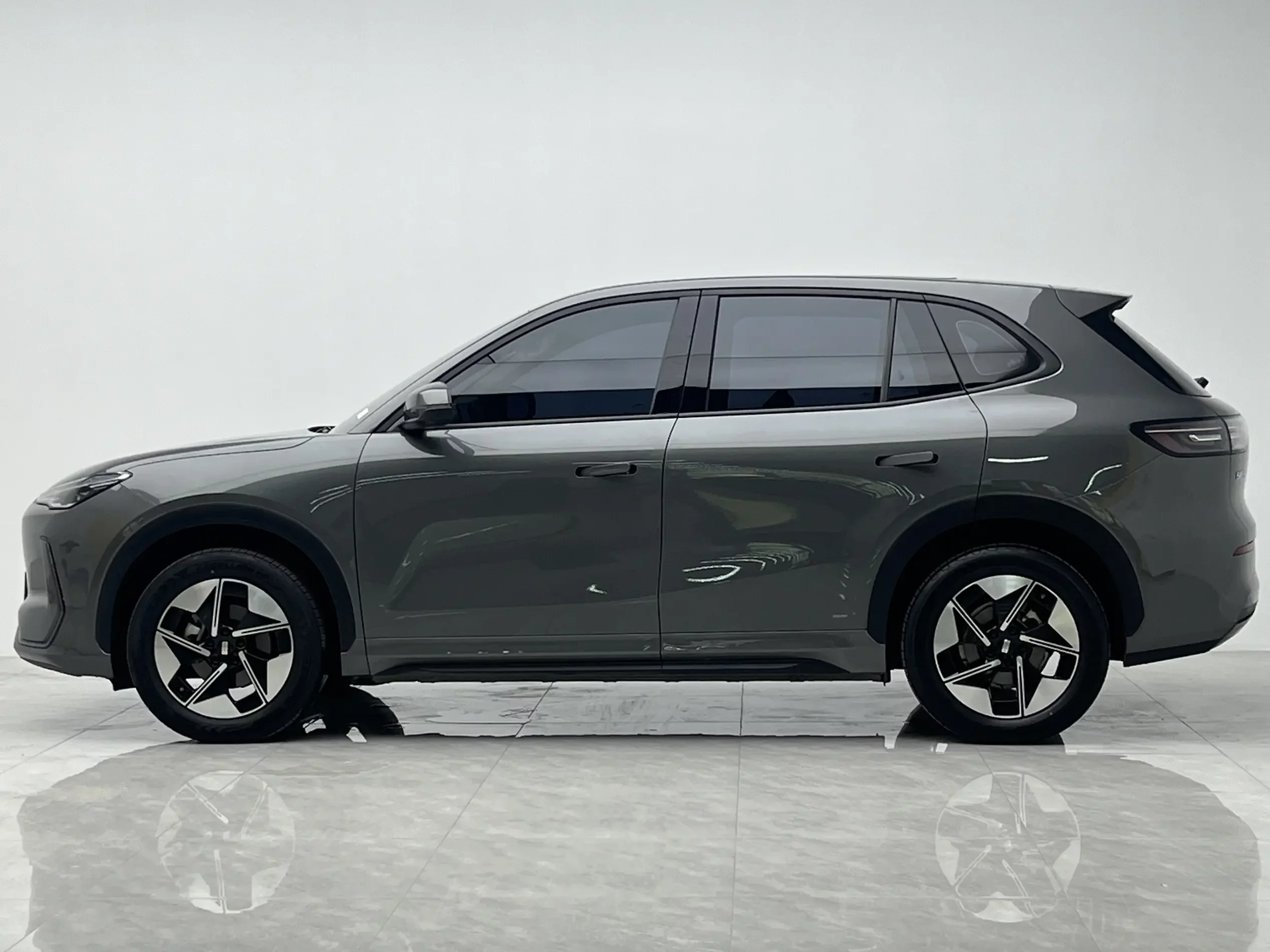 Geely Galaxy E5