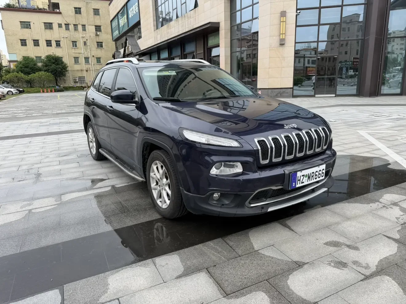 Jeep Cherokee