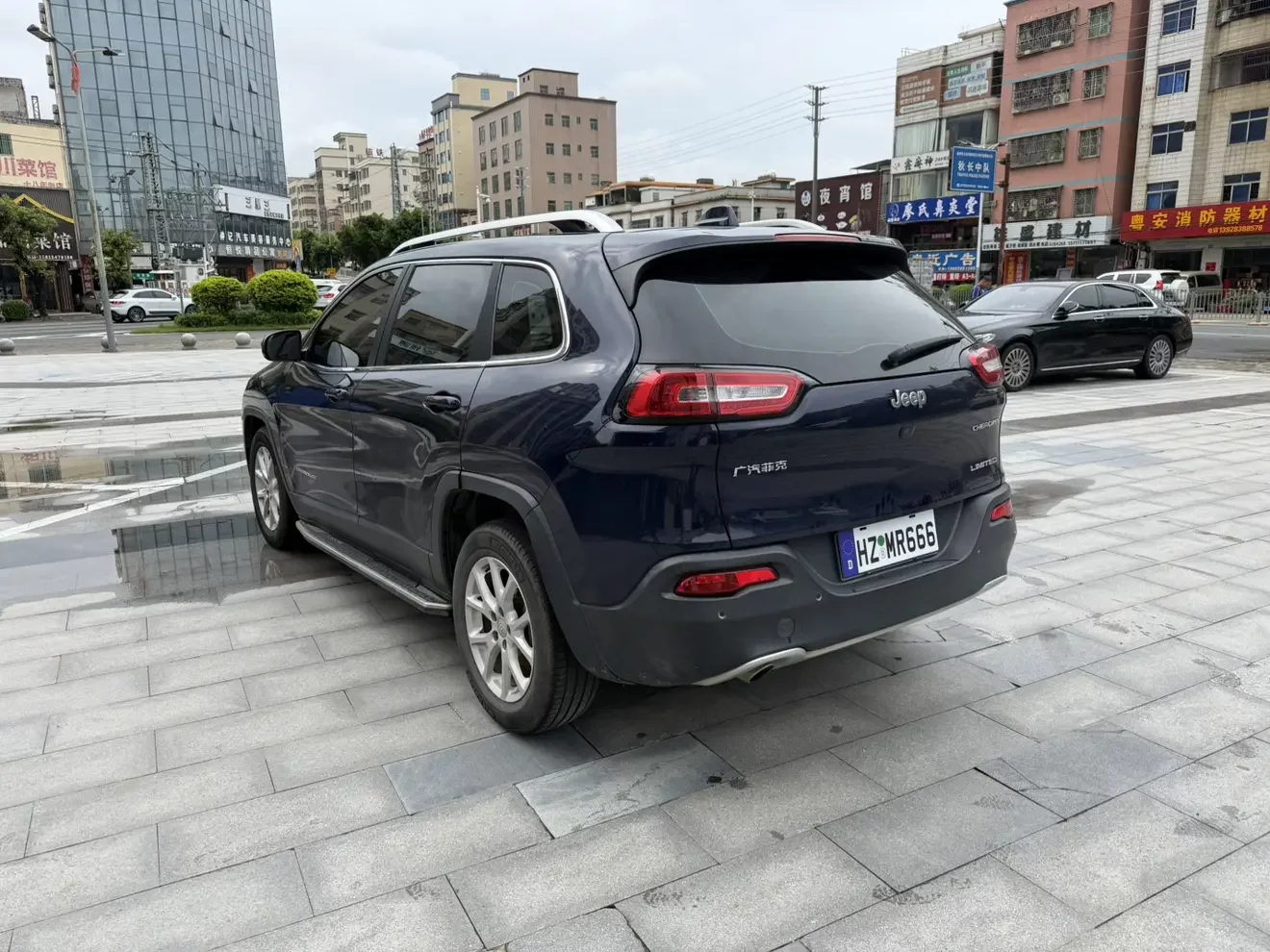 Jeep Cherokee