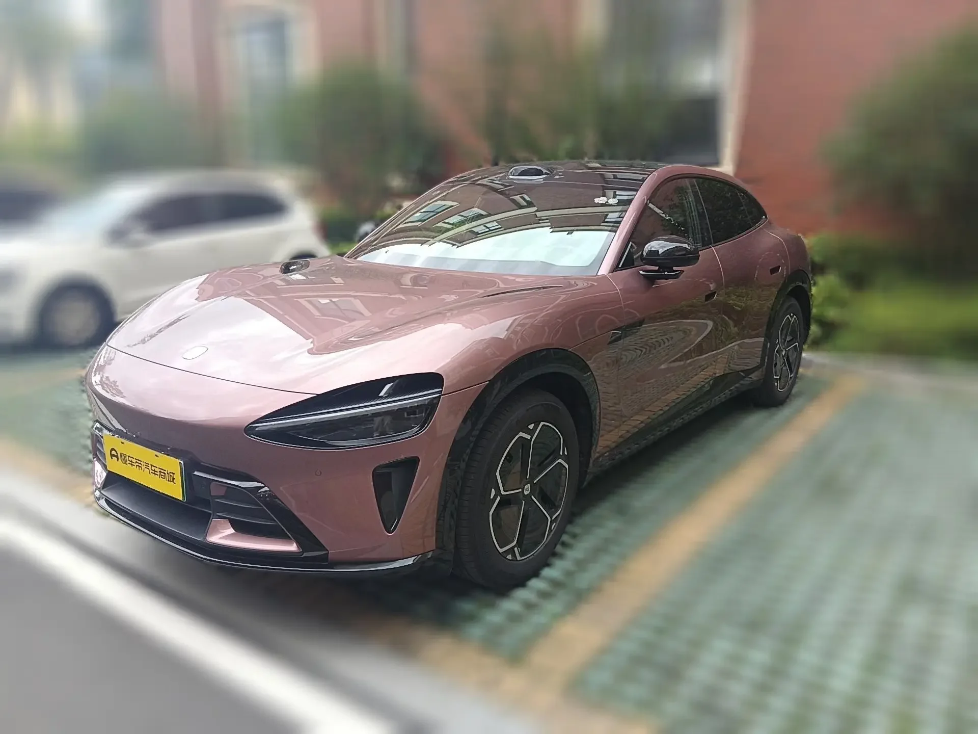Xiaomi car Xiaomi YU7  из Китая