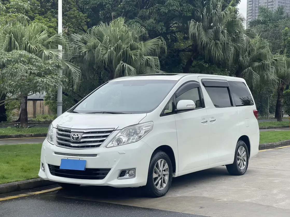 Toyota Alphard (Elfa)  из Китая