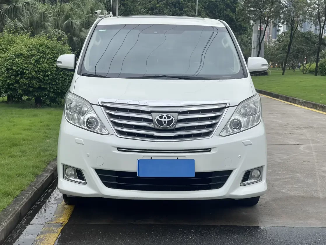 Toyota Alphard (Elfa)  из Китая