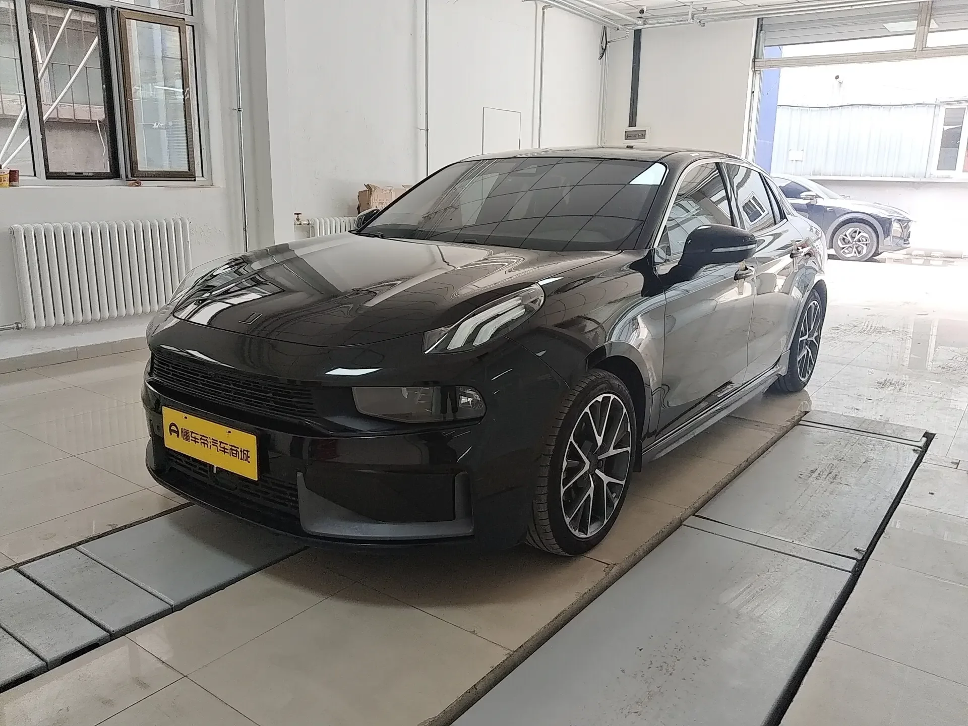 Lynk & Co 03