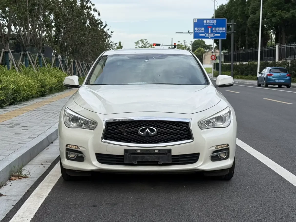 Infiniti Q50L  из Китая