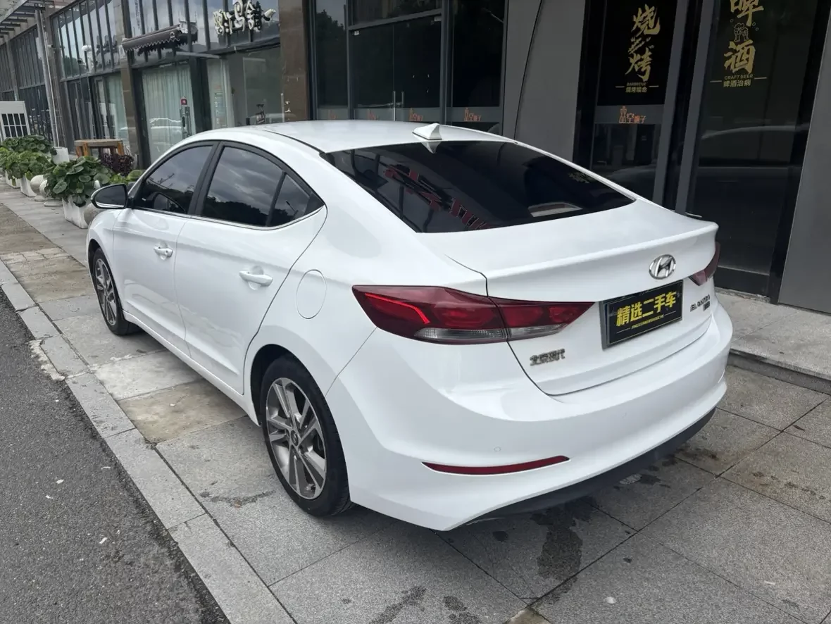 Hyundai lead