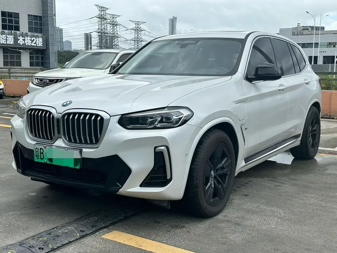 BMW iX3