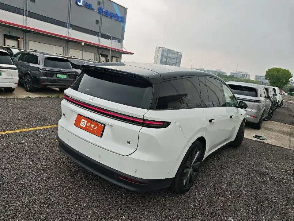 Li Ideal i8