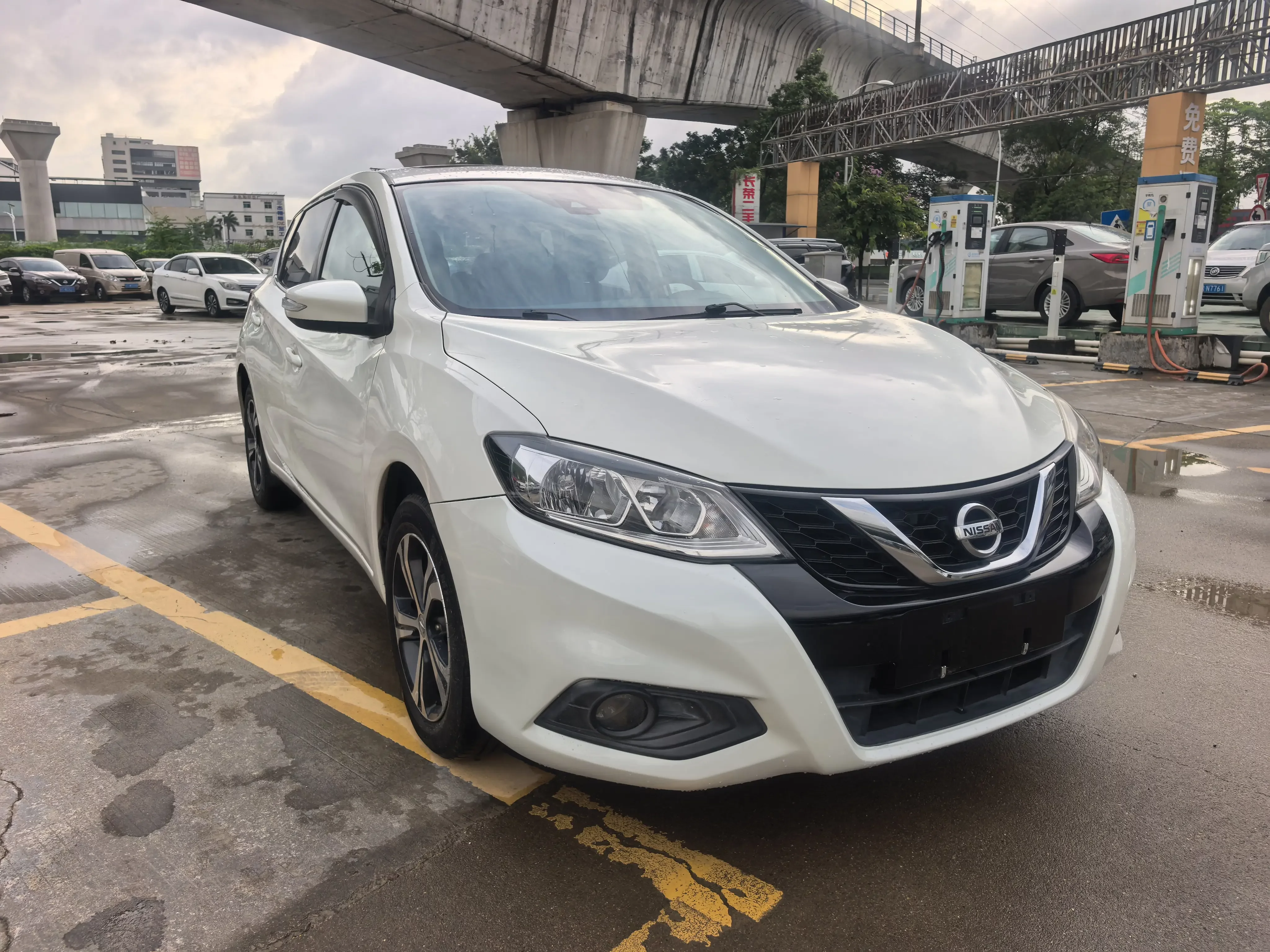 Nissan Tiida
