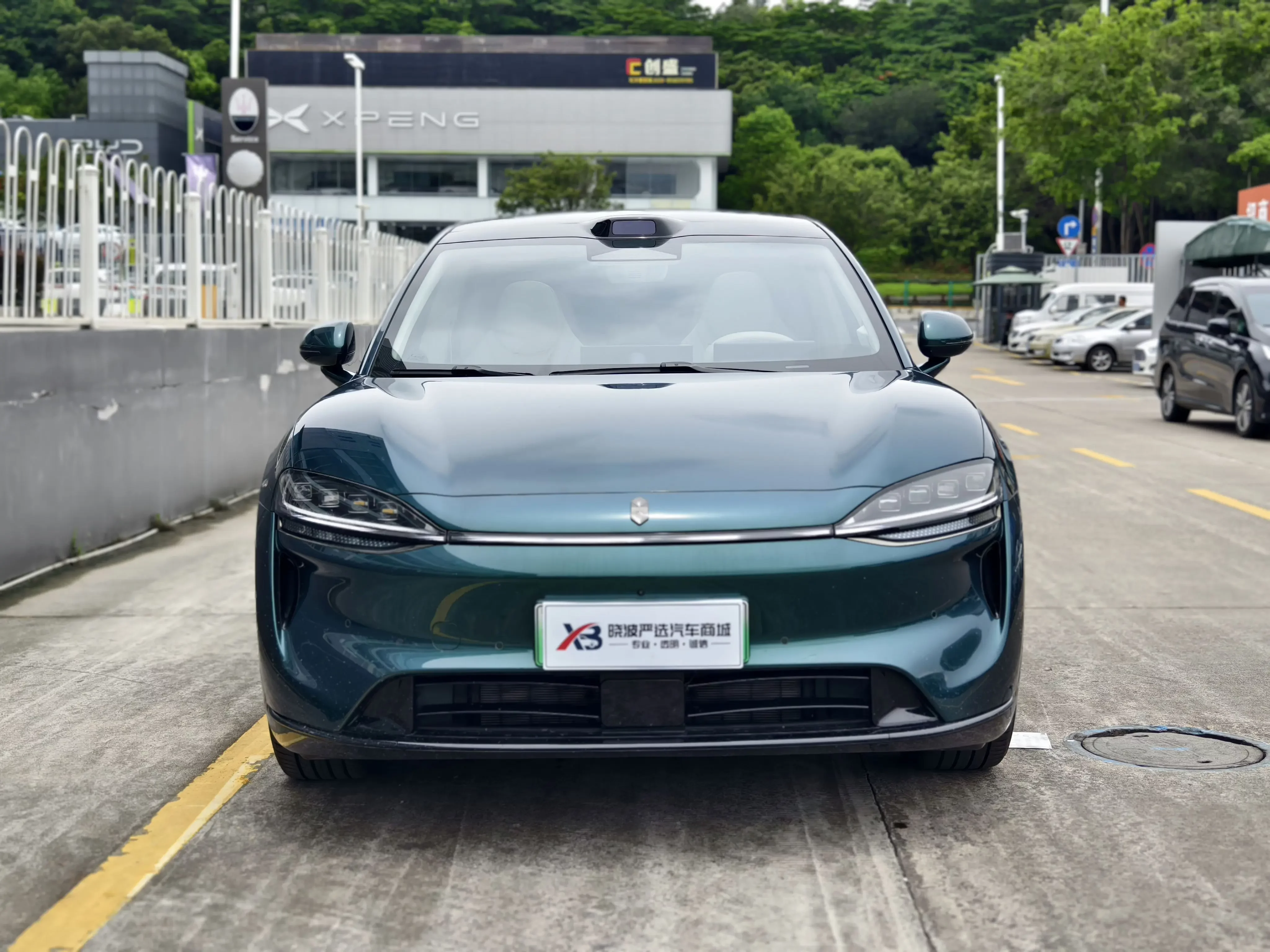 Luxeed Zhijie R7  из Китая