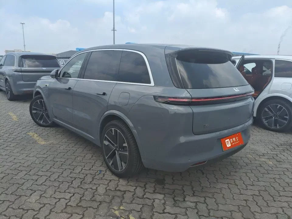 Lixiang L8