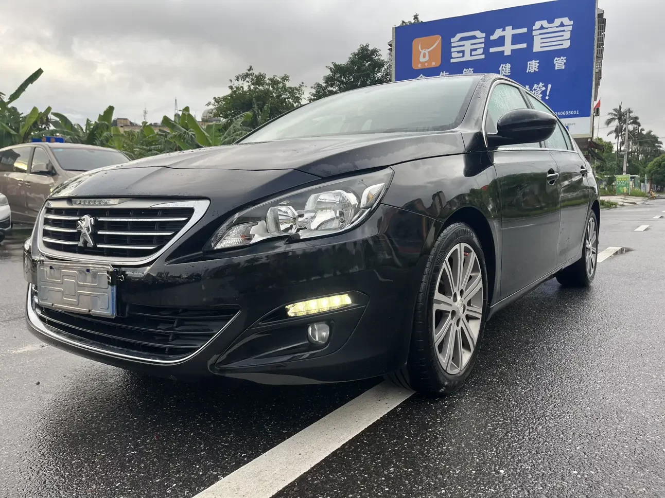 Peugeot 408