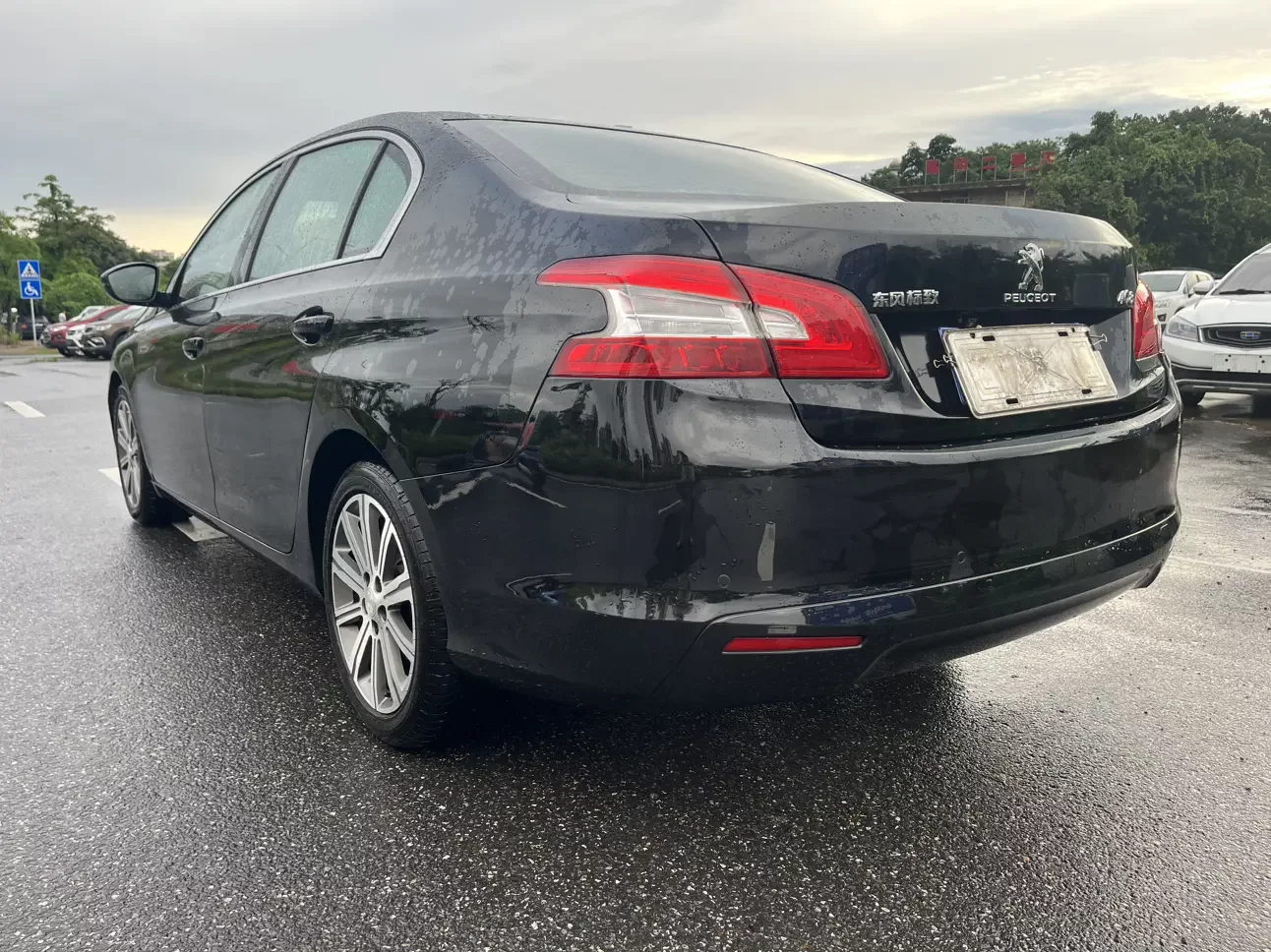 Peugeot 408