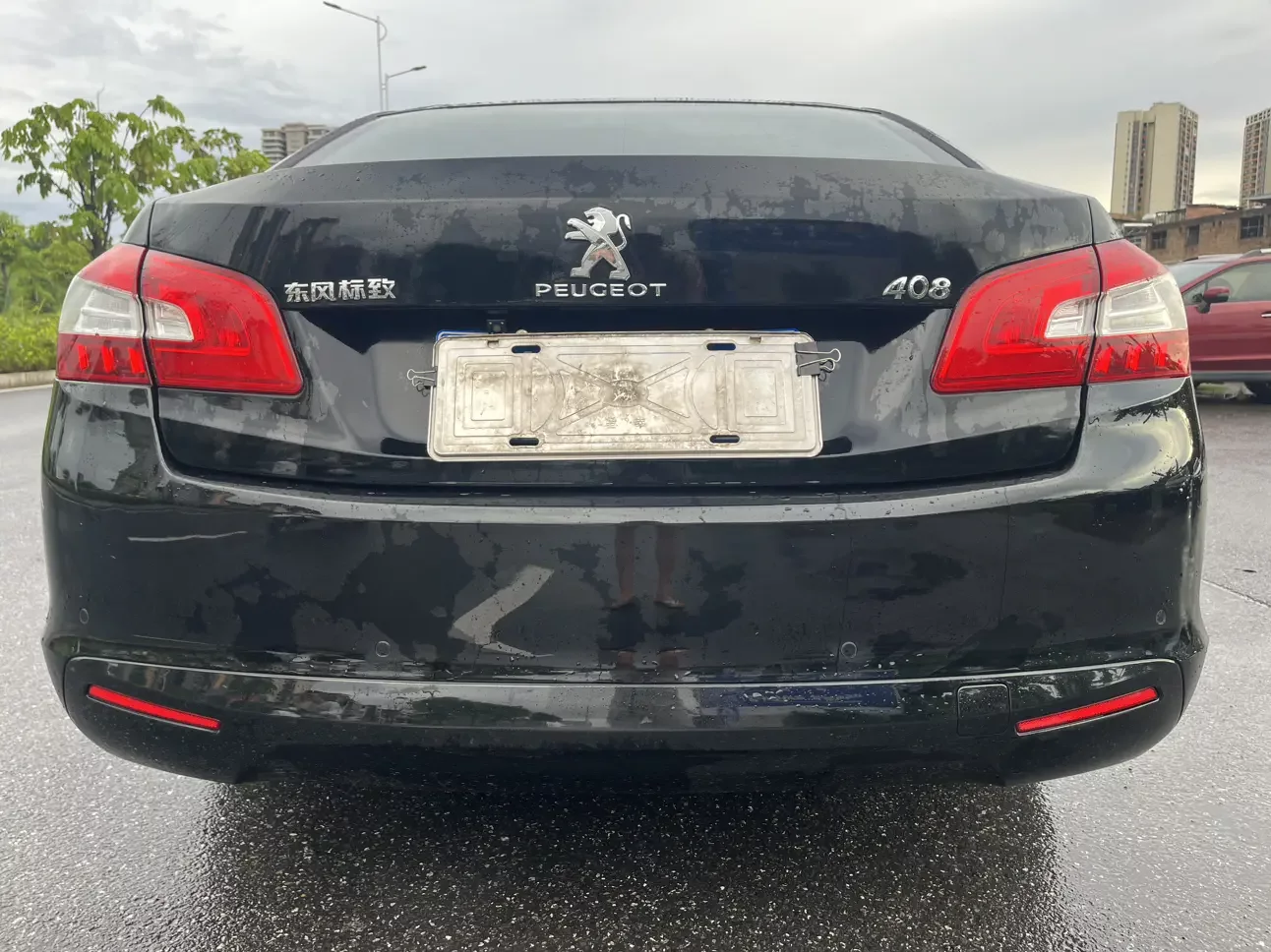 Peugeot 408