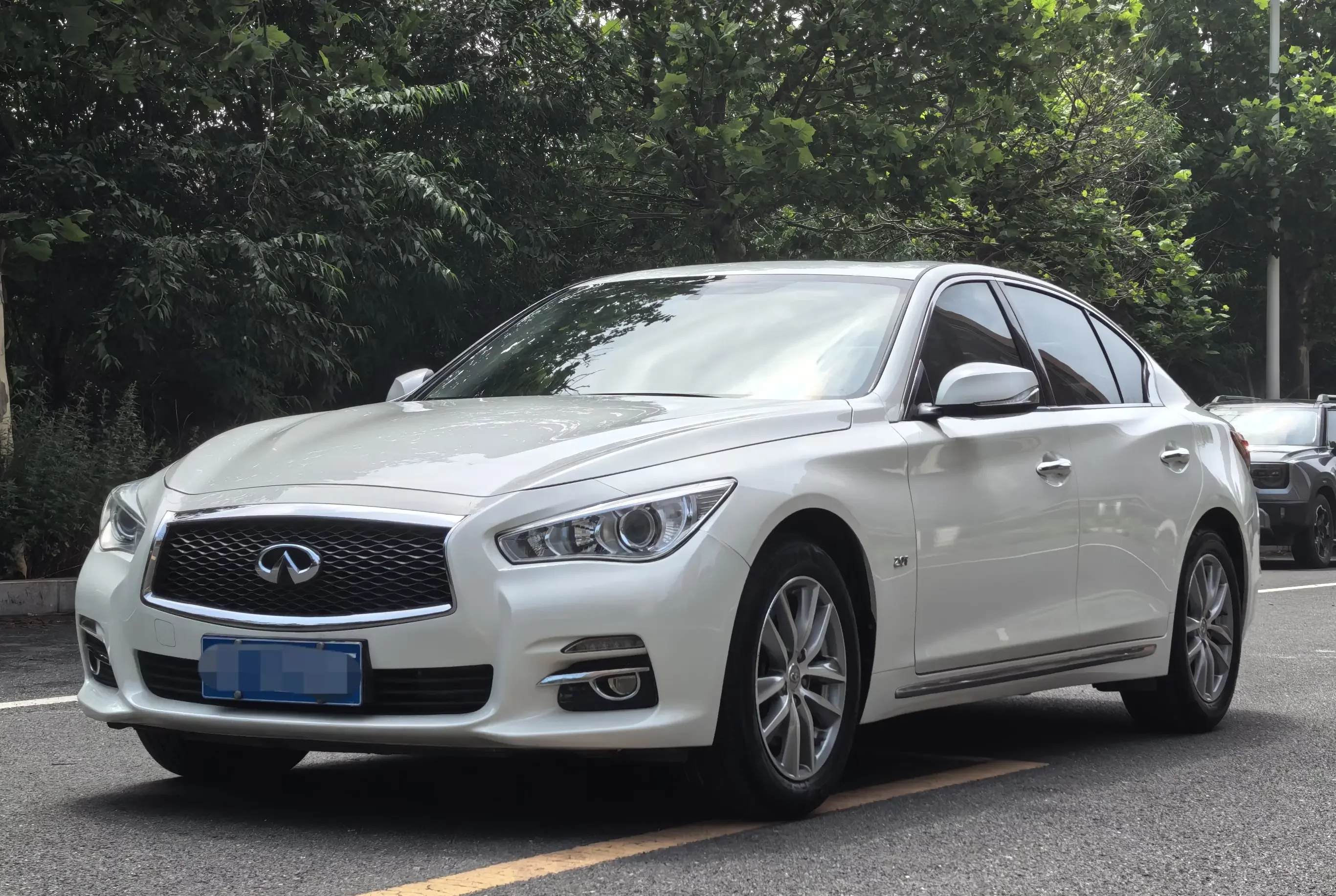 Infiniti Q50L  из Китая