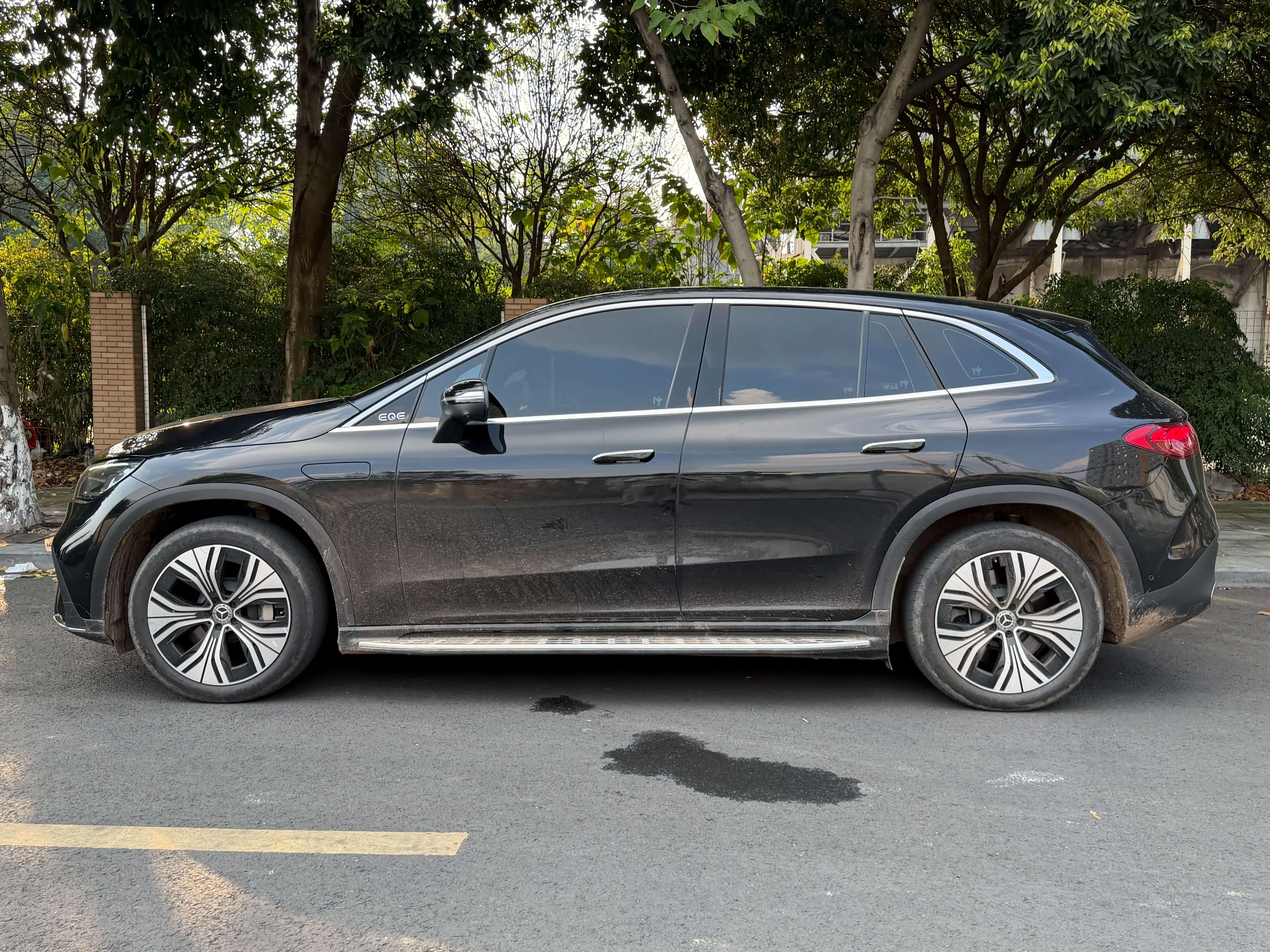 Mercedes-Benz EQE SUV