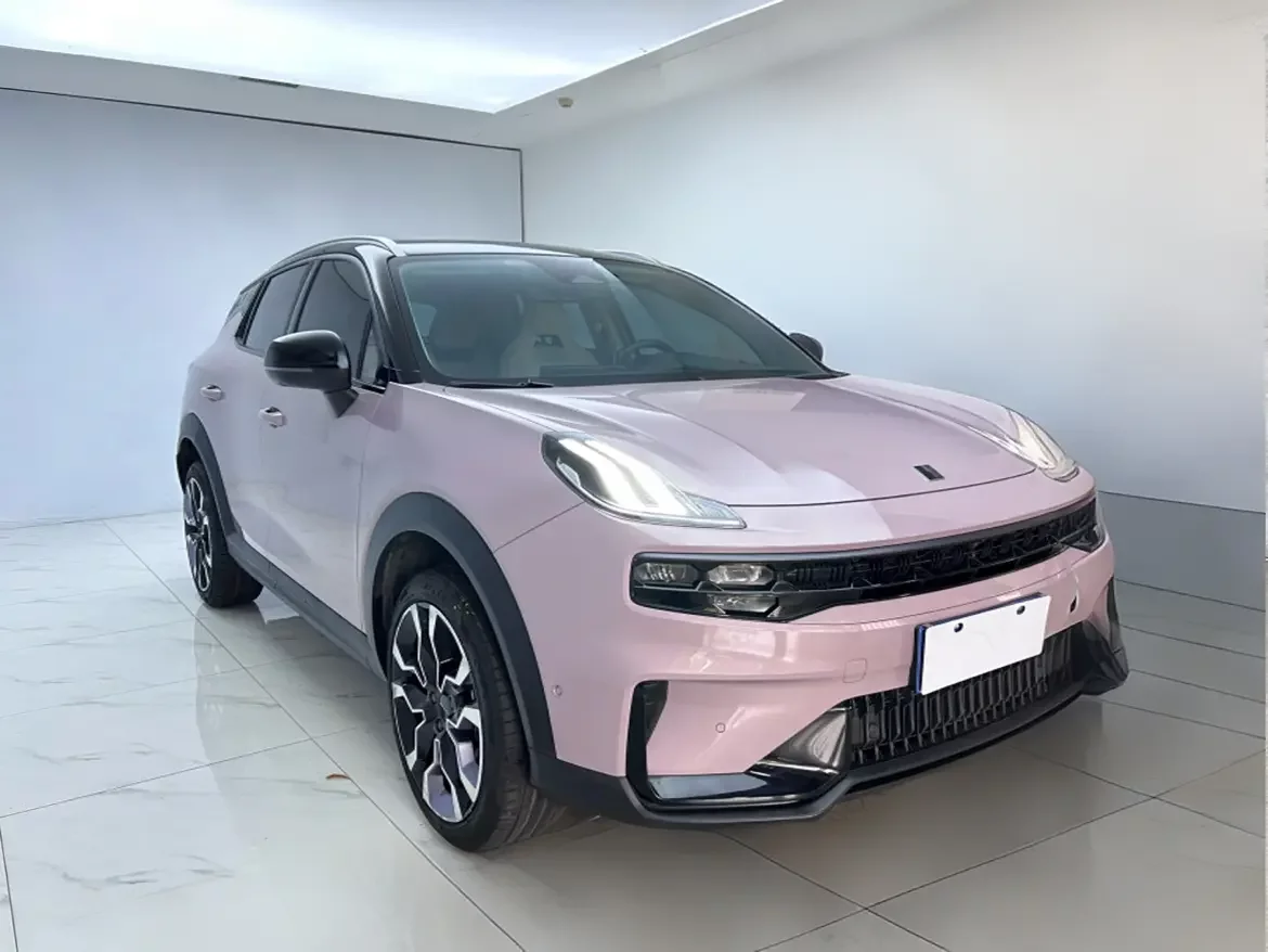 Lynk & Co 06