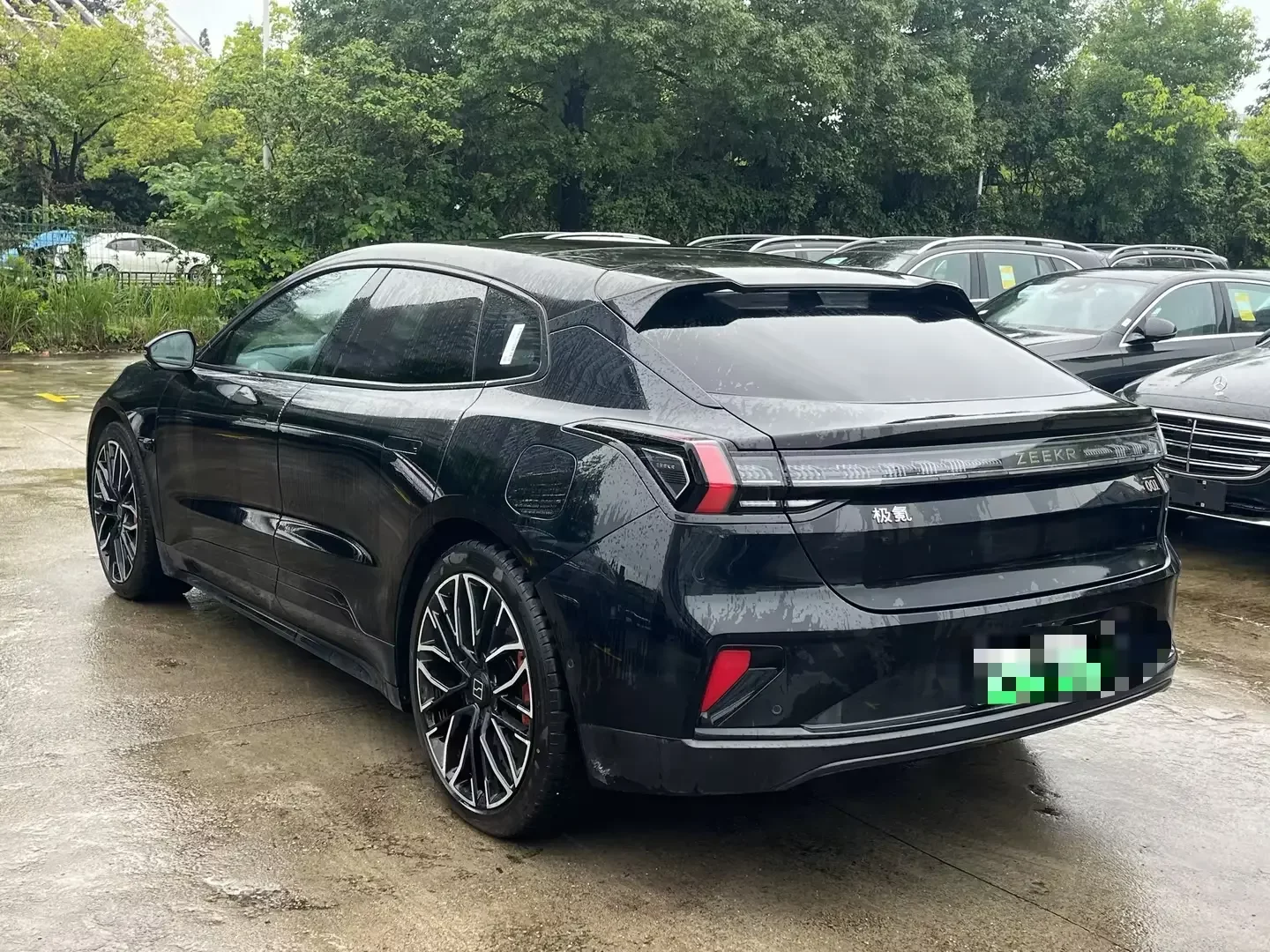 ZEEKR 001