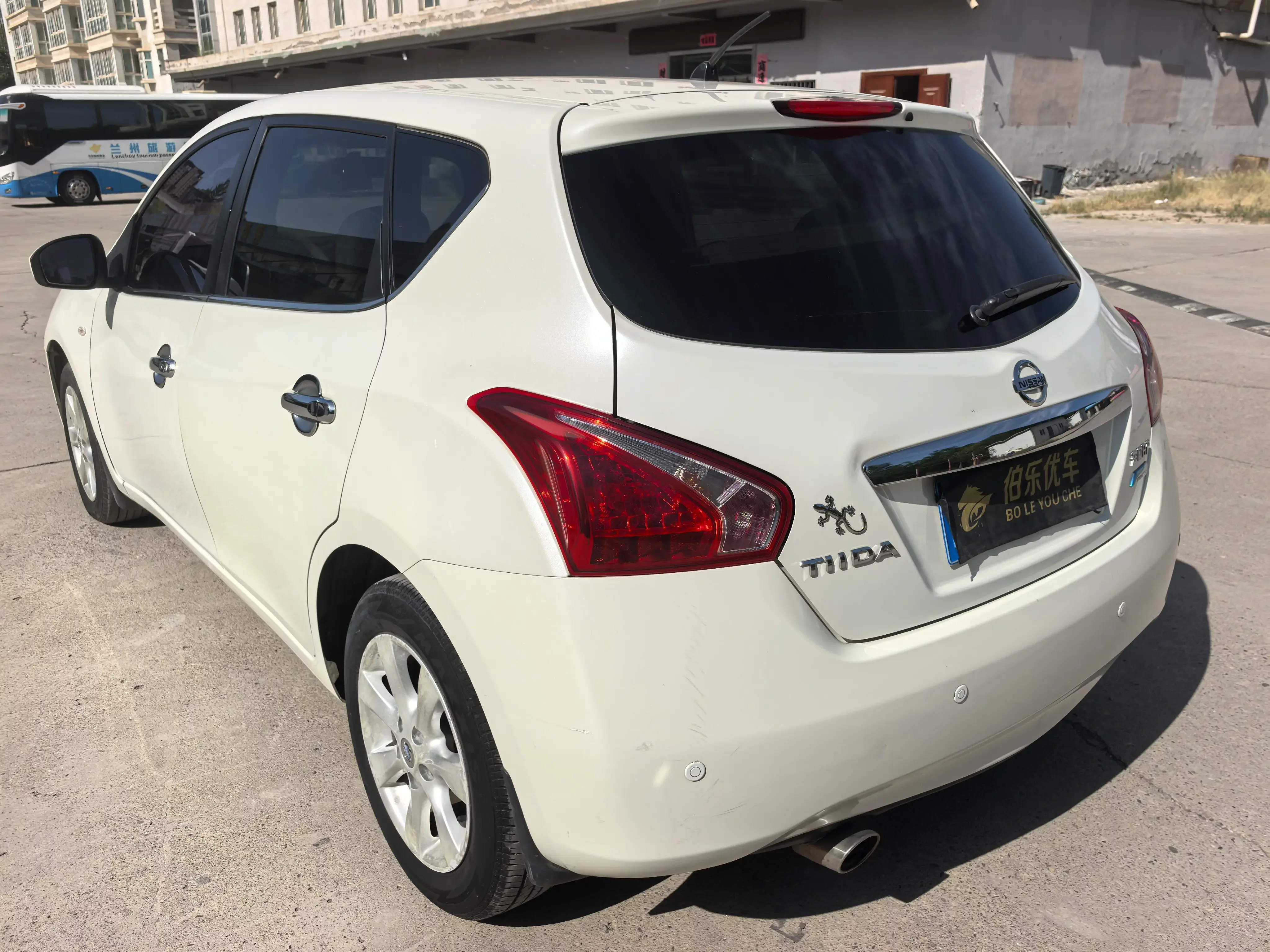 Nissan Tiida