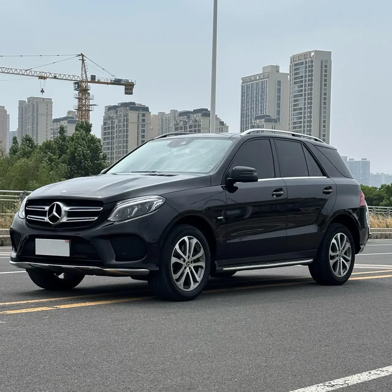 Mercedes-Benz GLE (Imported)