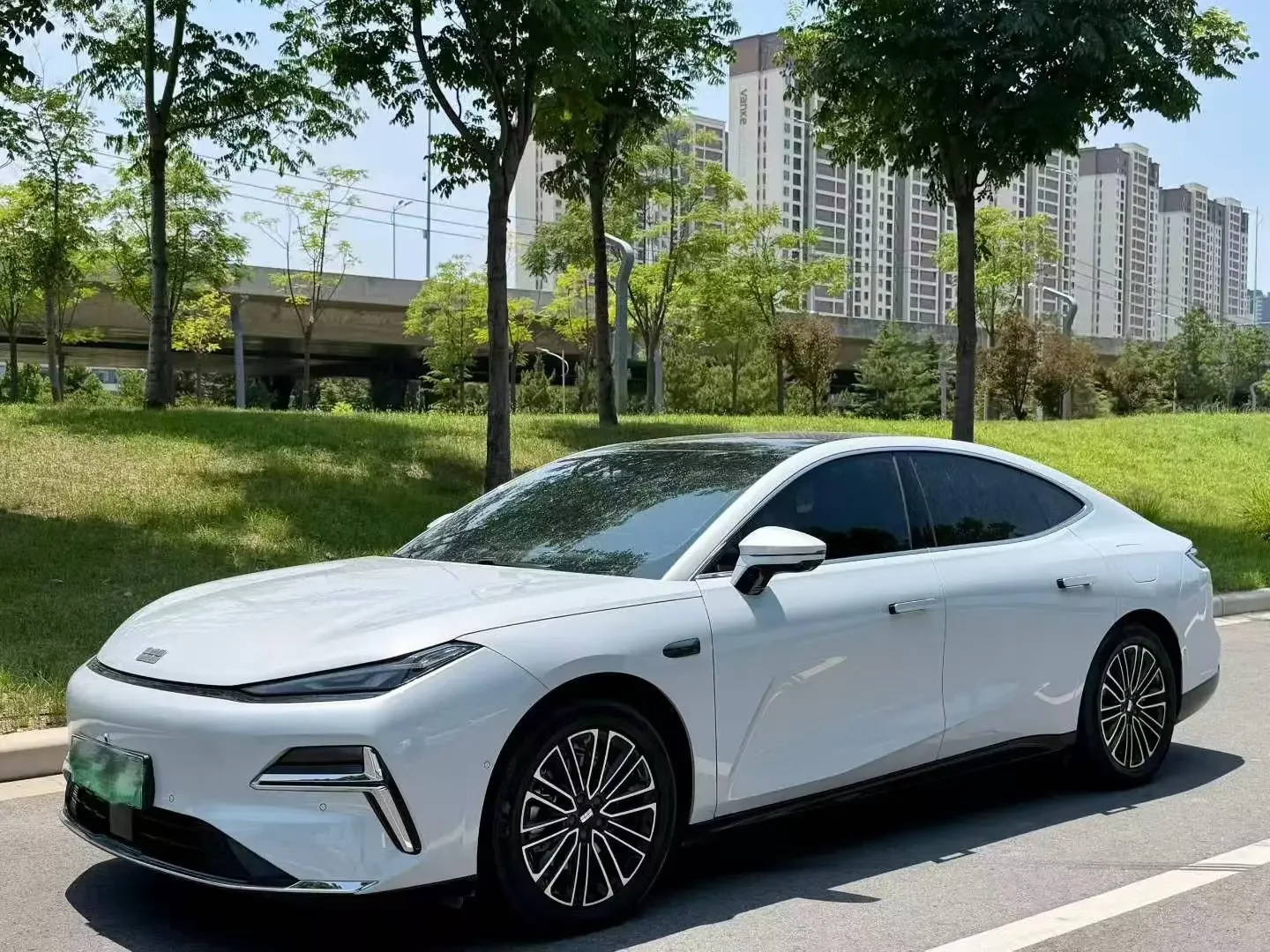 Geely Galaxy Star 8 PHEV