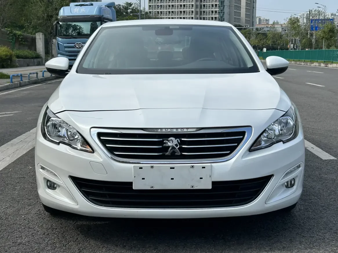 Peugeot 408