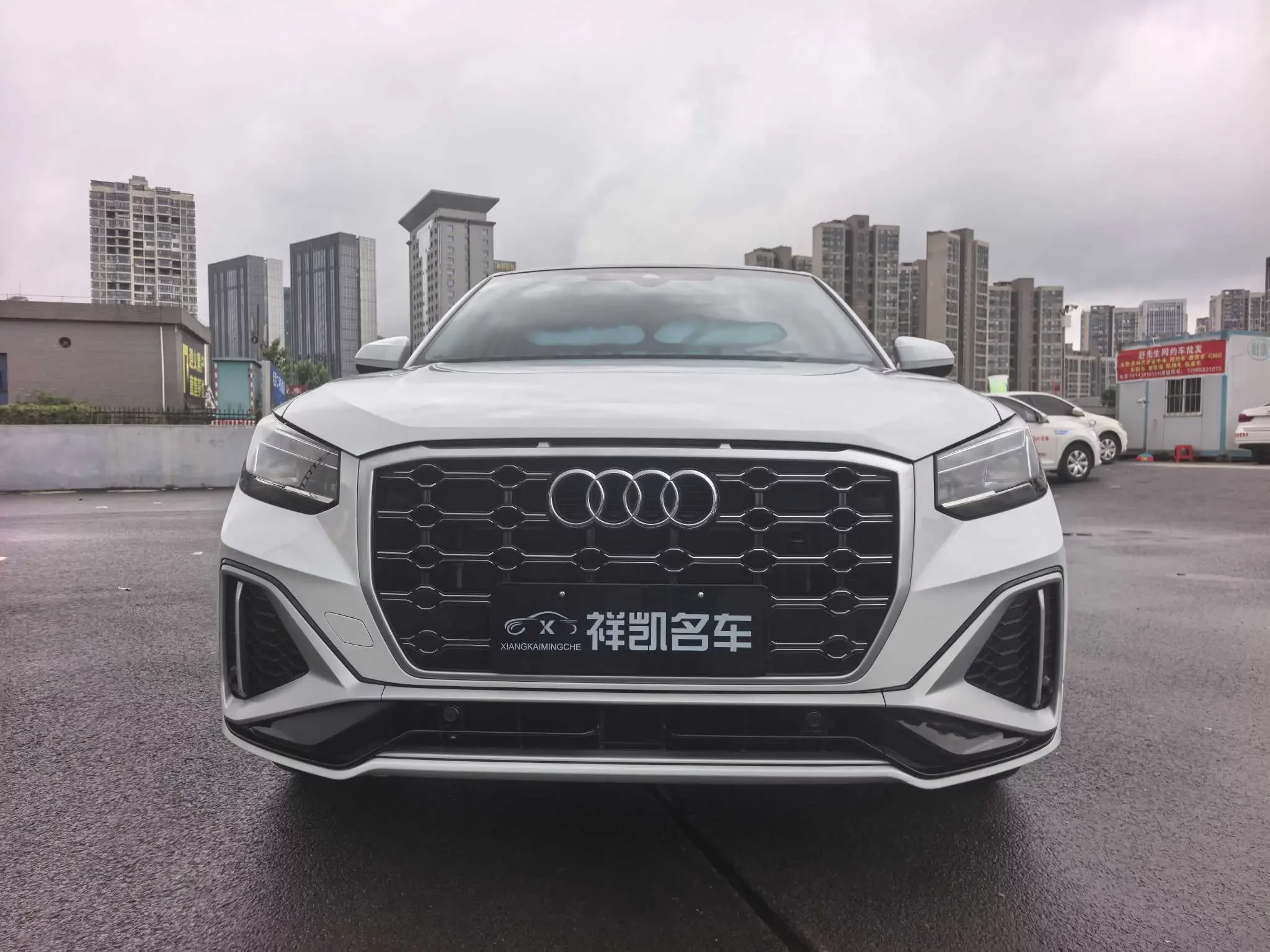 Audi Q2L