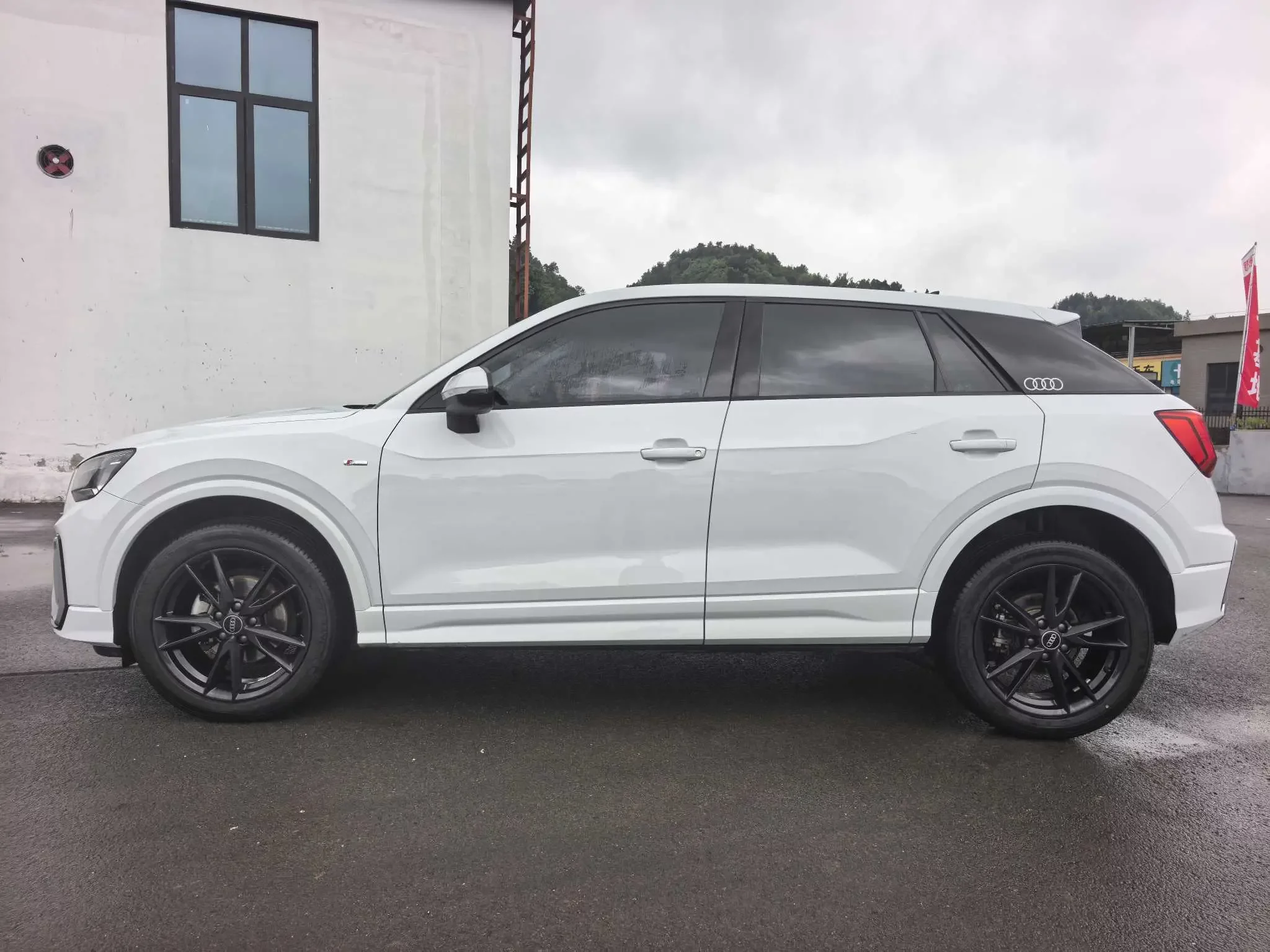Audi Q2L