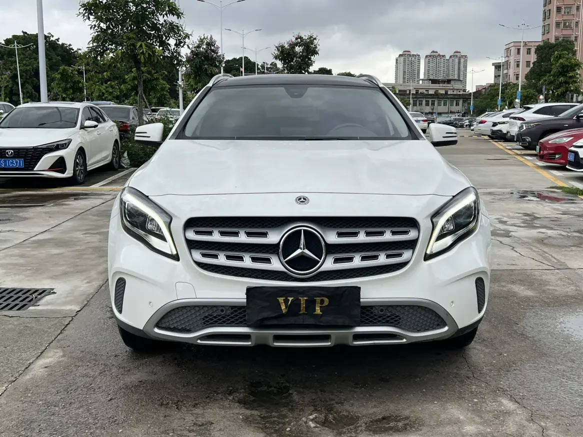 Mercedes-Benz GLA