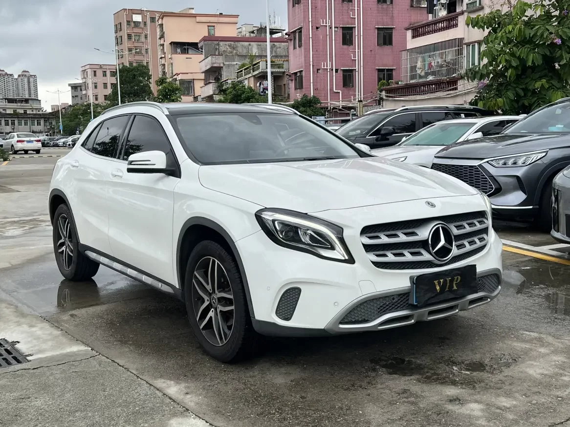Mercedes-Benz GLA