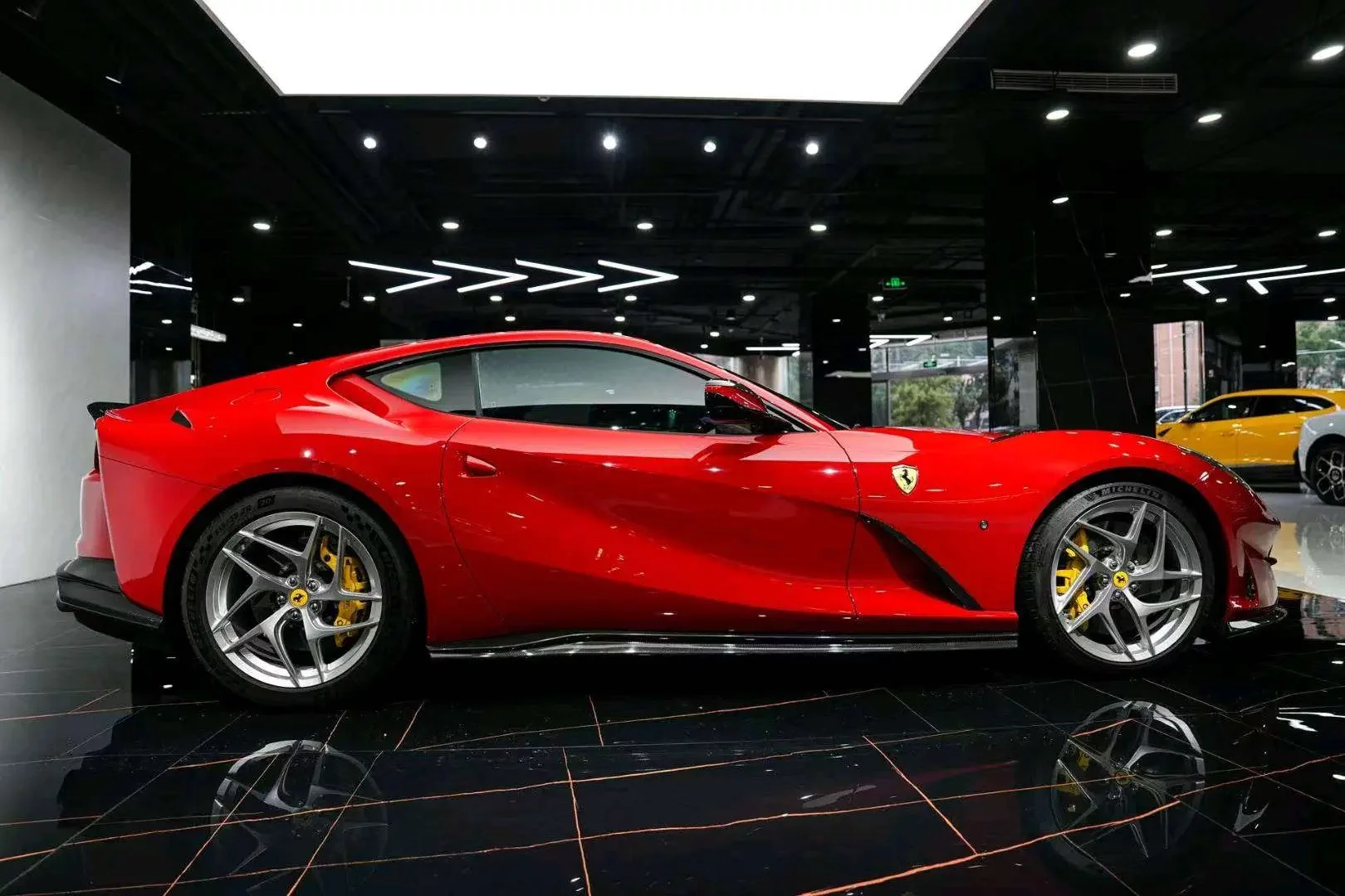Ferrari 812