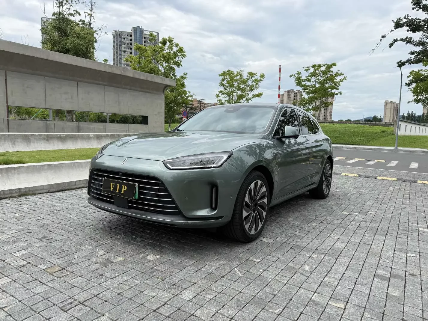AITO M5