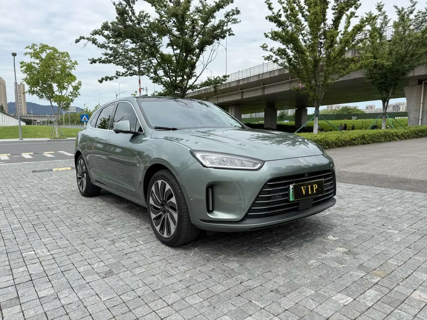 AITO M5