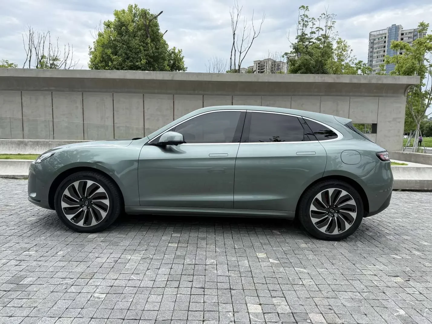 AITO M5