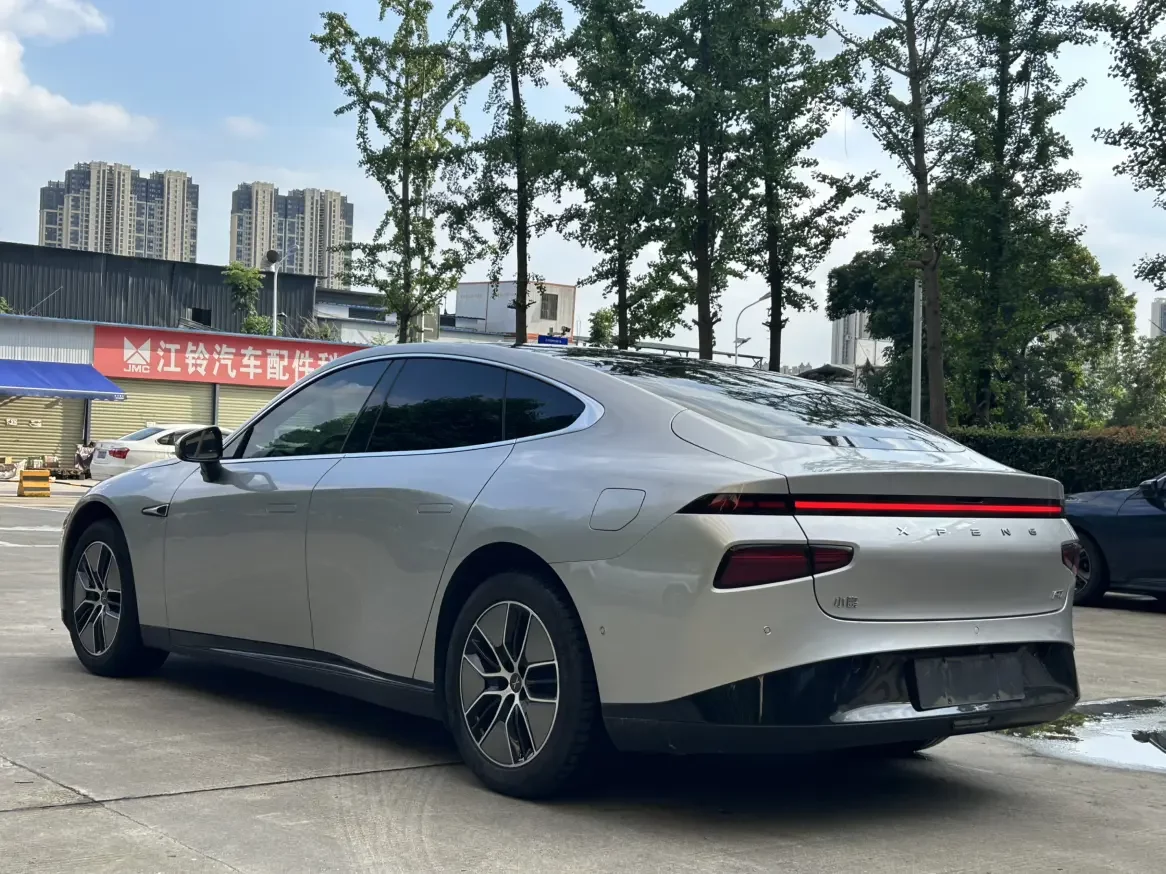 Xpeng P7