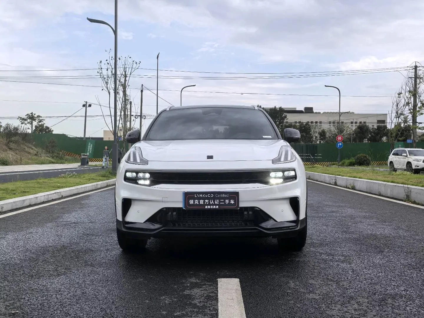 Lynk & Co 06