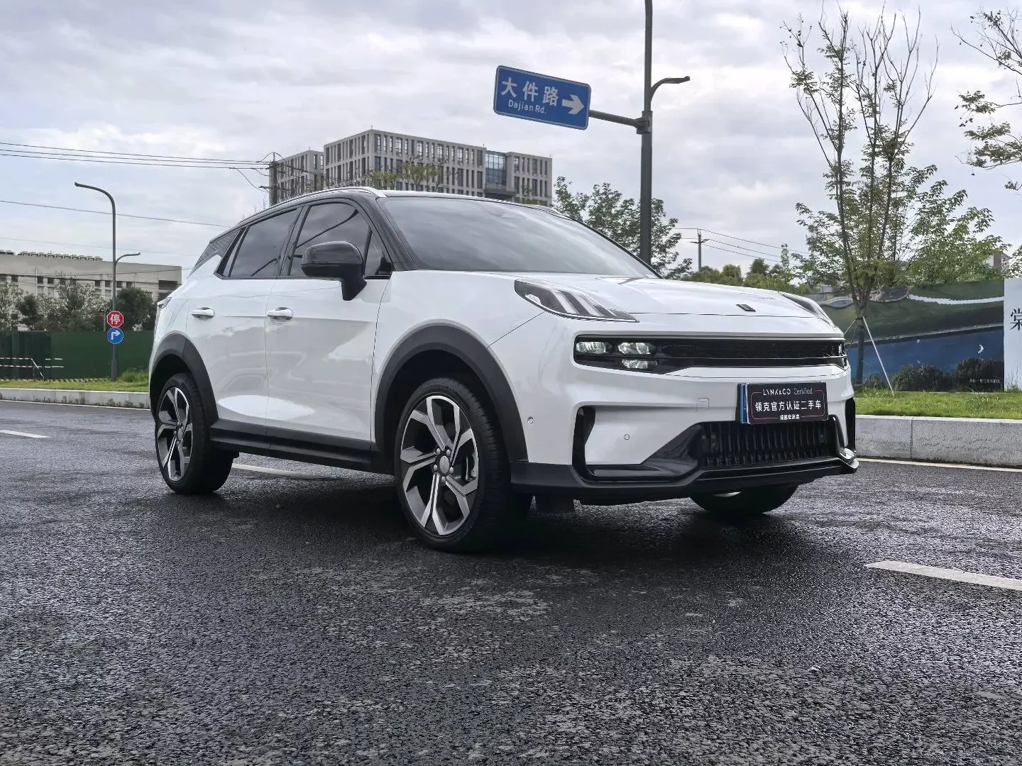 Lynk & Co 06