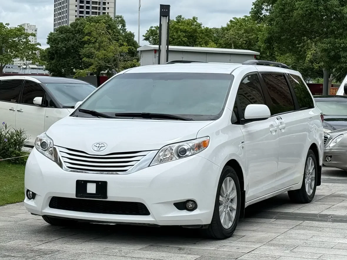 Toyota Sienna  из Китая