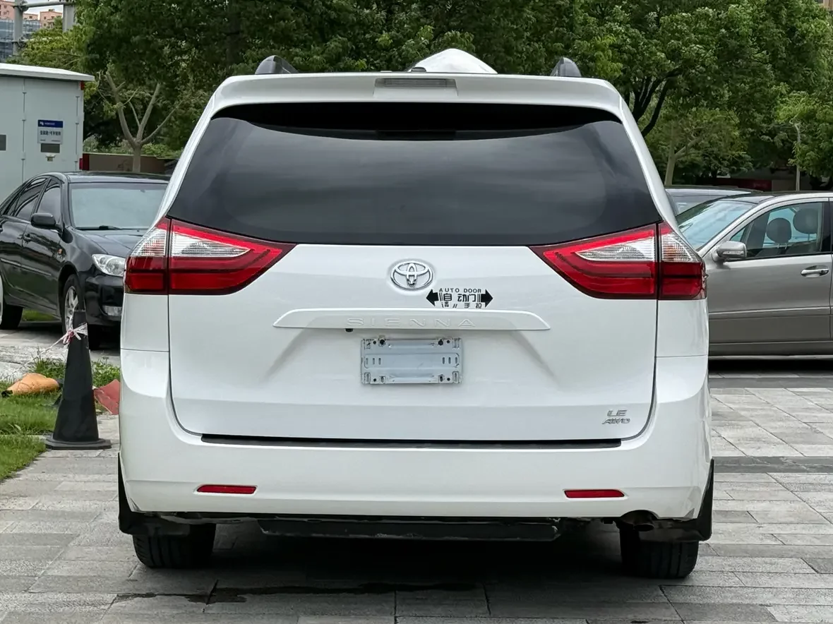 Toyota Sienna  из Китая