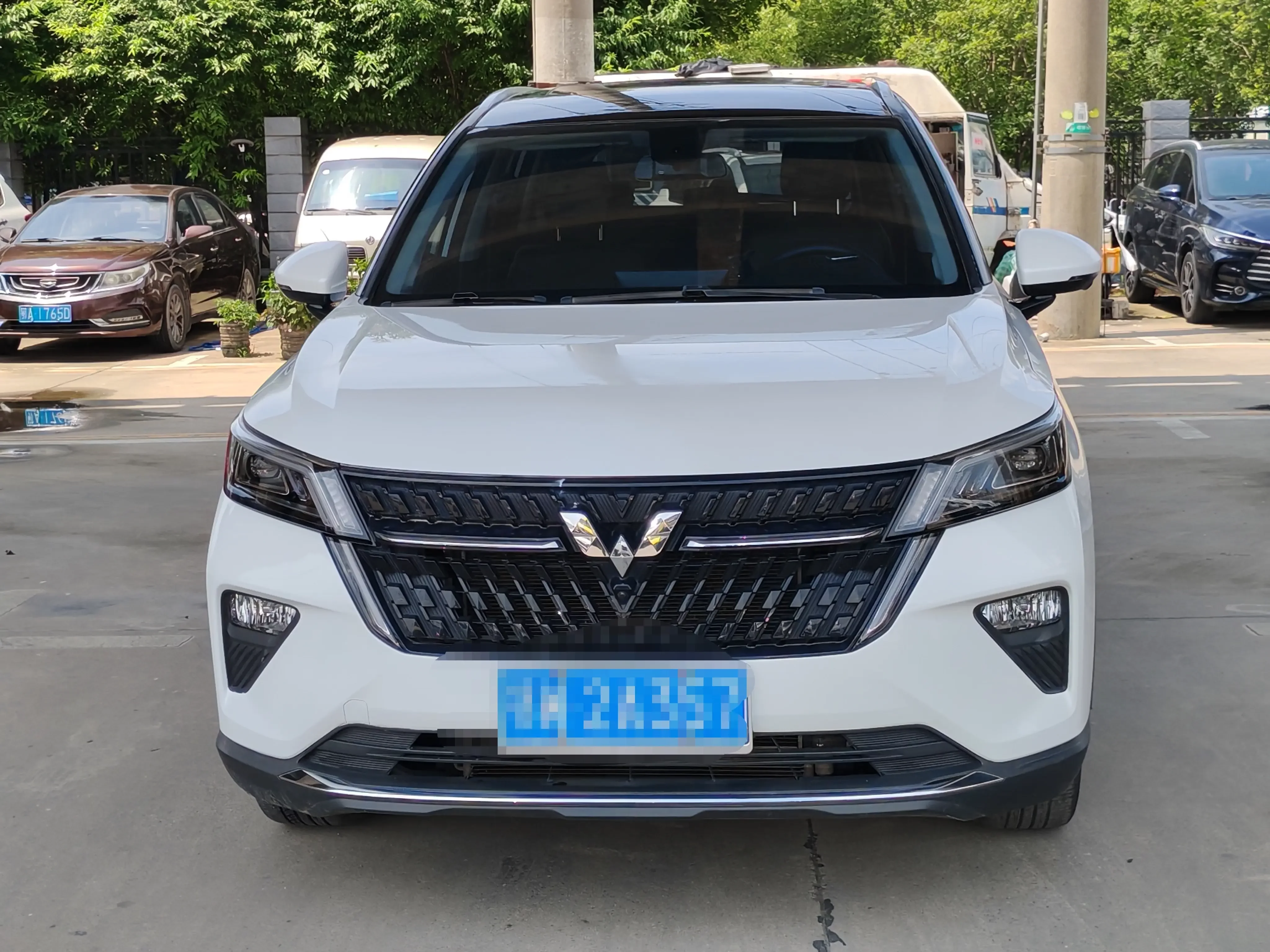 Wuling Asta