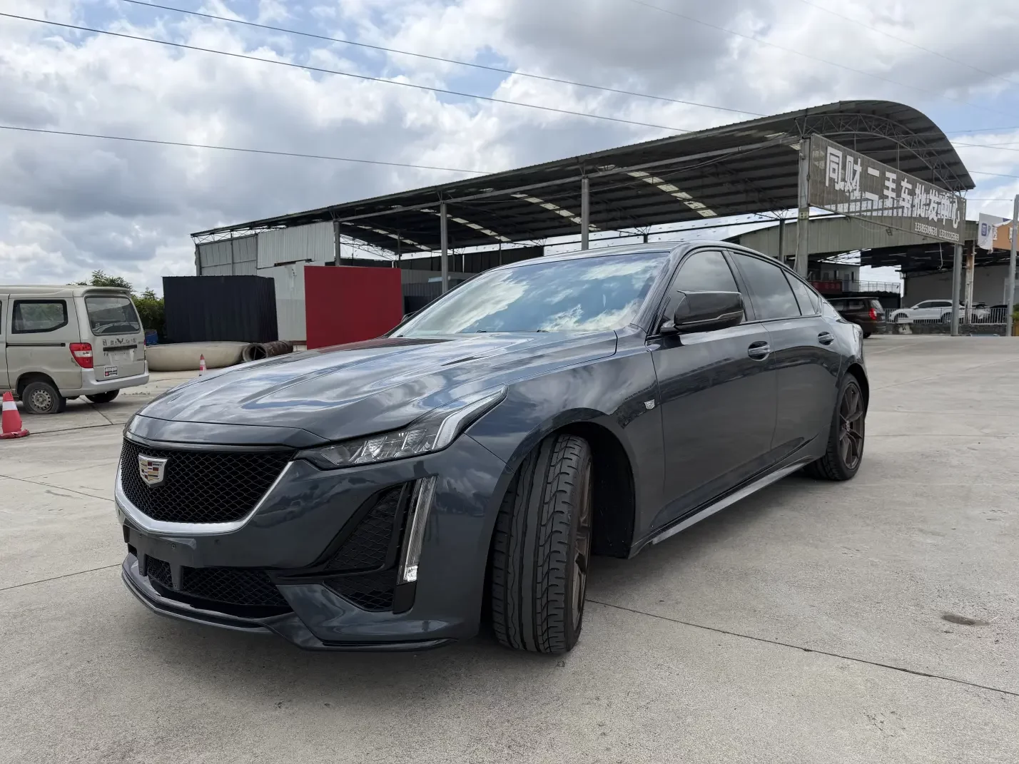 Cadillac CT5  из Китая