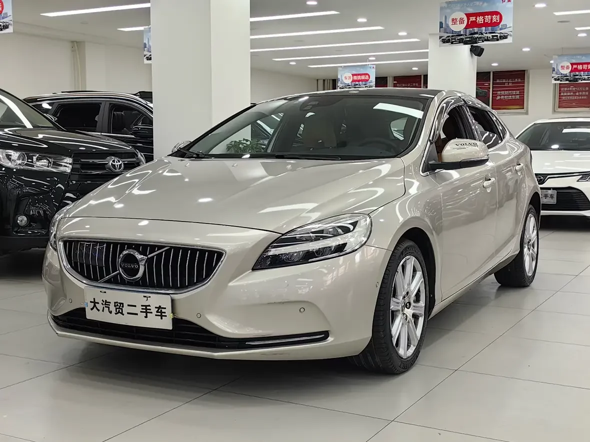 Volvo V40