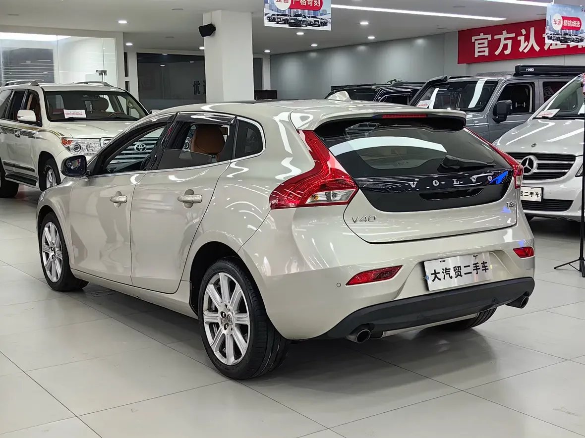 Volvo V40