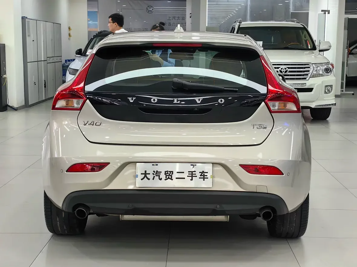 Volvo V40
