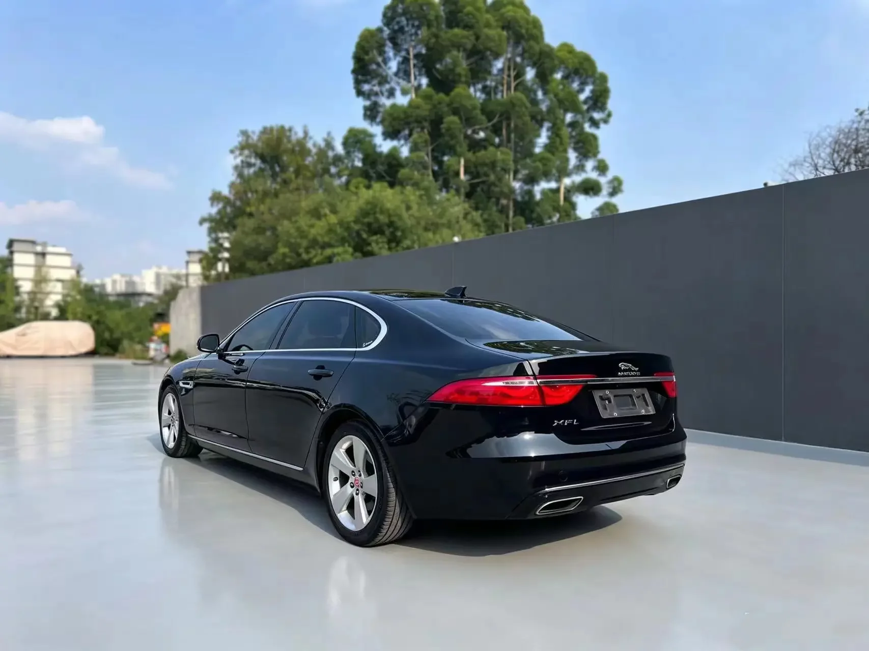 Jaguar XFL