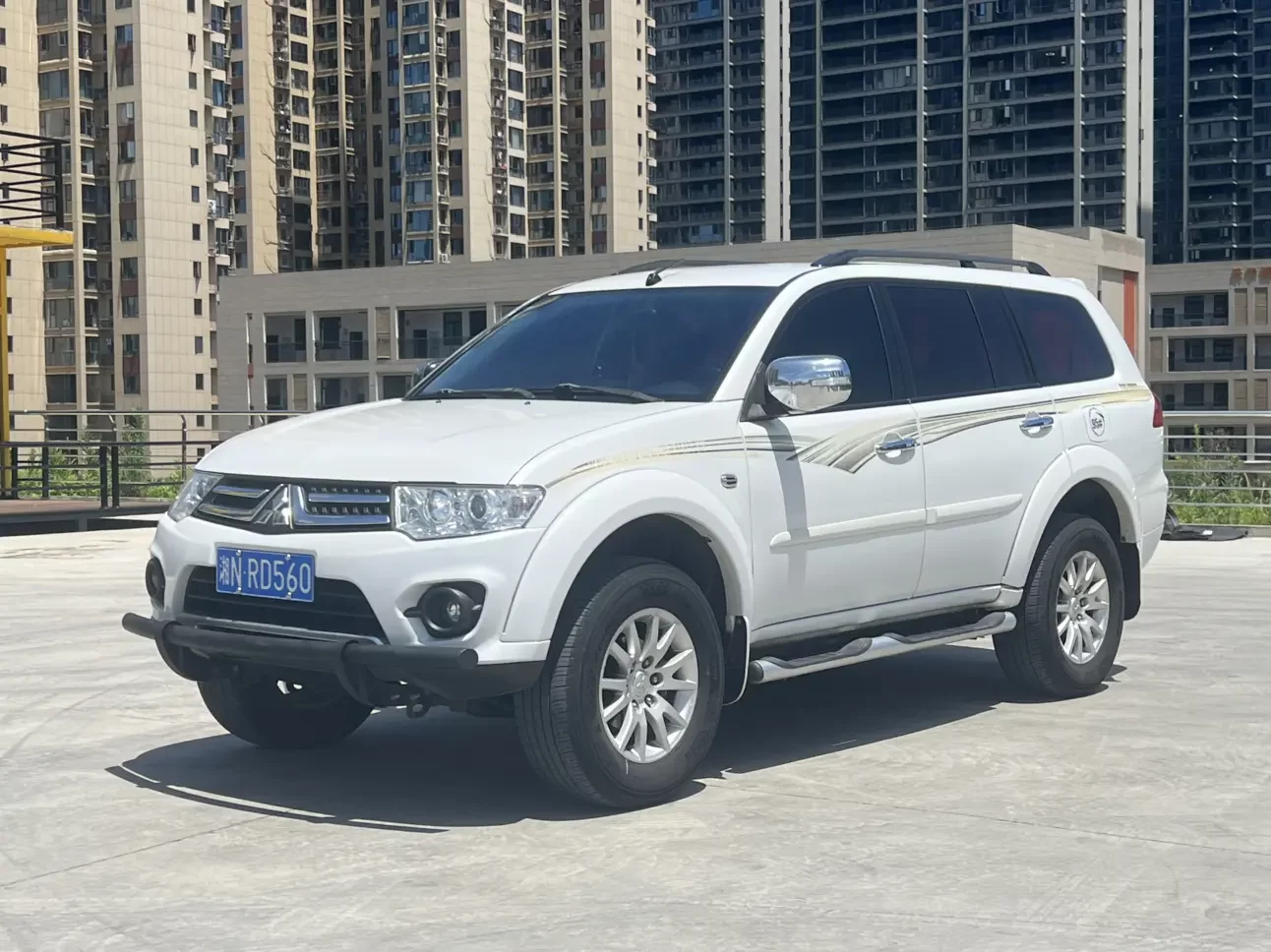 Mitsubishi Pajero Jinchang  из Китая