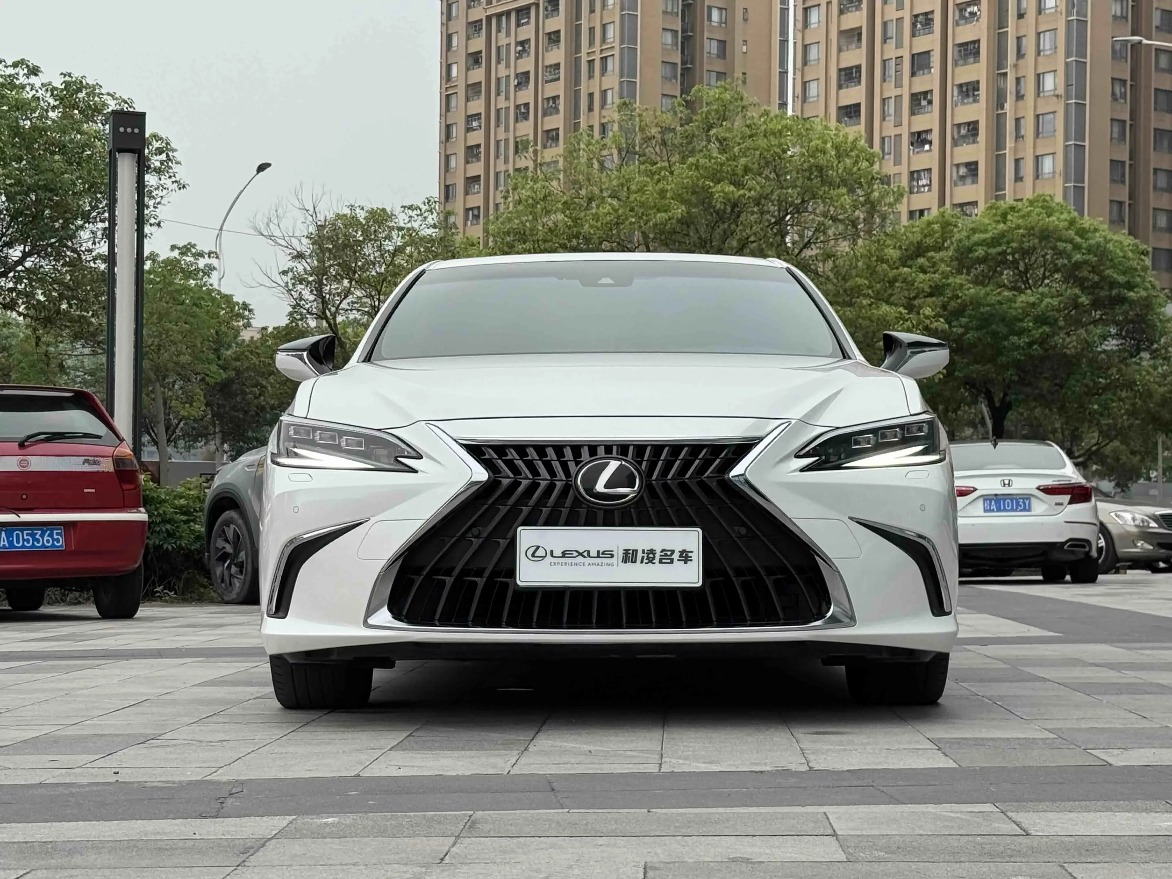 Lexus ES