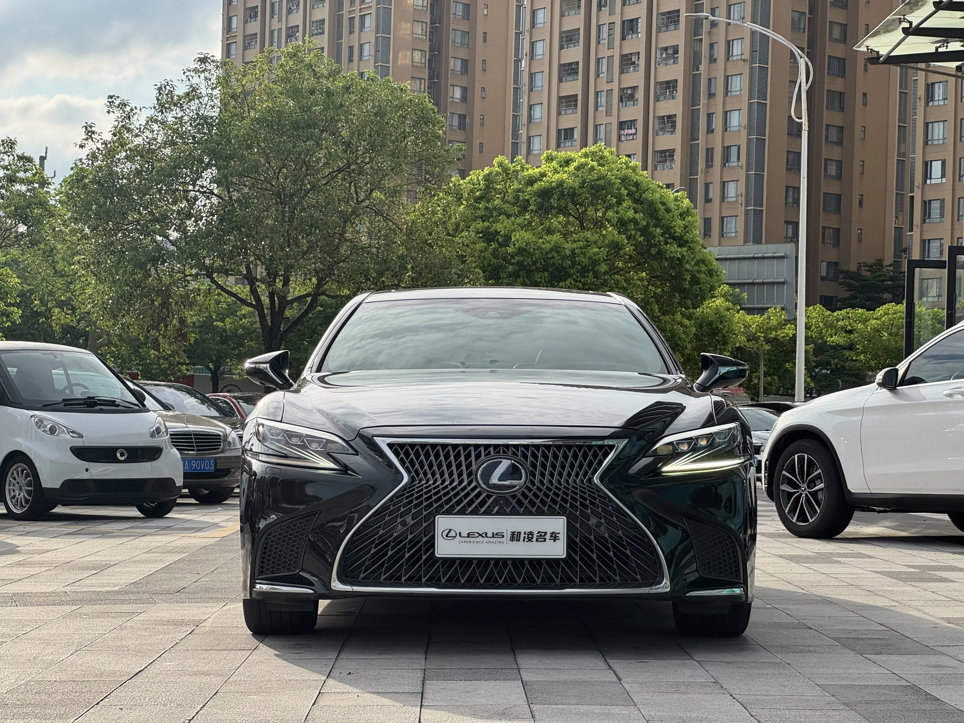 Lexus LS