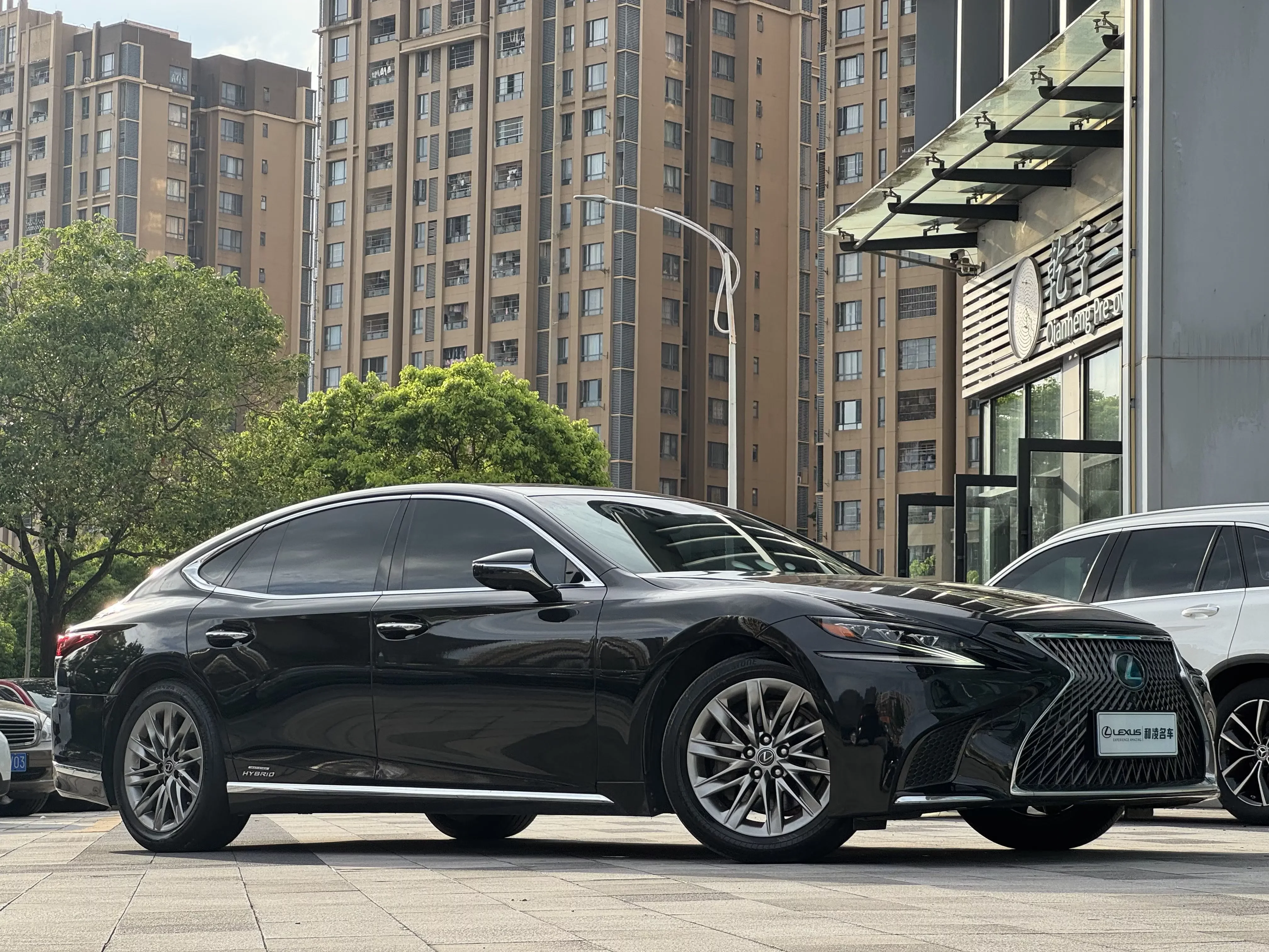 Lexus LS
